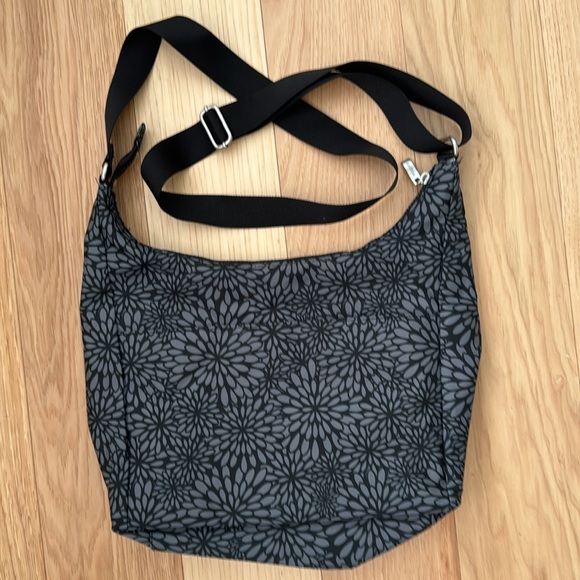 Baggallini purse, grey and black - Picture 2 of 9